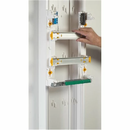 Legrand Coffret Drivia 13 Modules 2 Rangees IP30 IK05 Blanc RAL9003 401212 4 Legrand Coffret Drivia 13 Modules 2 Rangees IP30 IK05 Blanc RAL9003 401212 – Image 2