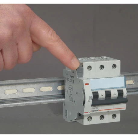 Legrand Contact Auxiliaire Inverseur ( CA ) DX3 6A 240V 0,5 Module 406258 5 Legrand Contact Auxiliaire Inverseur ( CA ) DX3 6A 240V 0,5 Module 406258 – Image 3
