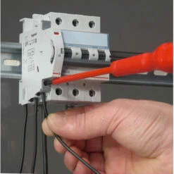 Legrand Contact Auxiliaire Inverseur ( CA ) DX3 6A 240V 0,5 Module 406258 12 Legrand Contact Auxiliaire Inverseur ( CA ) DX3 6A 240V 0,5 Module 406258 -Schneider Electric Soldes contact auxiliaire inverseur ca dx3 6a 240v 05 module 406258 3