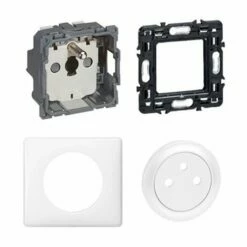 Prise De Courant 2P+T Complet Avec Plaque Céliane Surface Blanc 099560 9 Prise De Courant 2P+T Complet Avec Plaque Céliane Surface Blanc 099560 -Schneider Electric Soldes prise de courant 2pt complet celiane blanc 067111068111066631080251 3