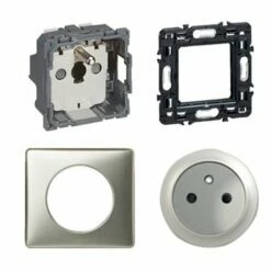 Prise De Courant 2P+T Complet Avec Plaque Céliane Surface Titane 099971 -Schneider Electric Soldes prise de courant 2pt complet celiane titane 067111068411068901080251 2