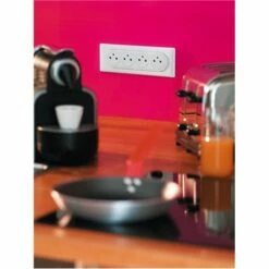 Legrand Quadruple Prise De Courant 2P+T Céliane Complet 200133 Blanc 5 Legrand Quadruple Prise De Courant 2P+T Céliane Complet 200133 Blanc -Schneider Electric Soldes quadruple prise de courant 2pt celiane complet 200133 blanc 1