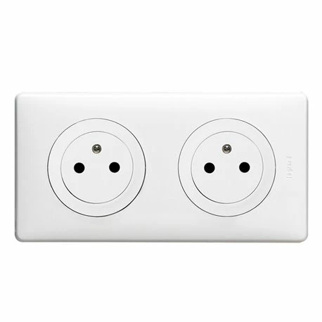 Legrand Double Prise De Courant 2P+T Céliane Complet 200131 Blanc 3 Legrand Double Prise De Courant 2P+T Céliane Complet 200131 Blanc